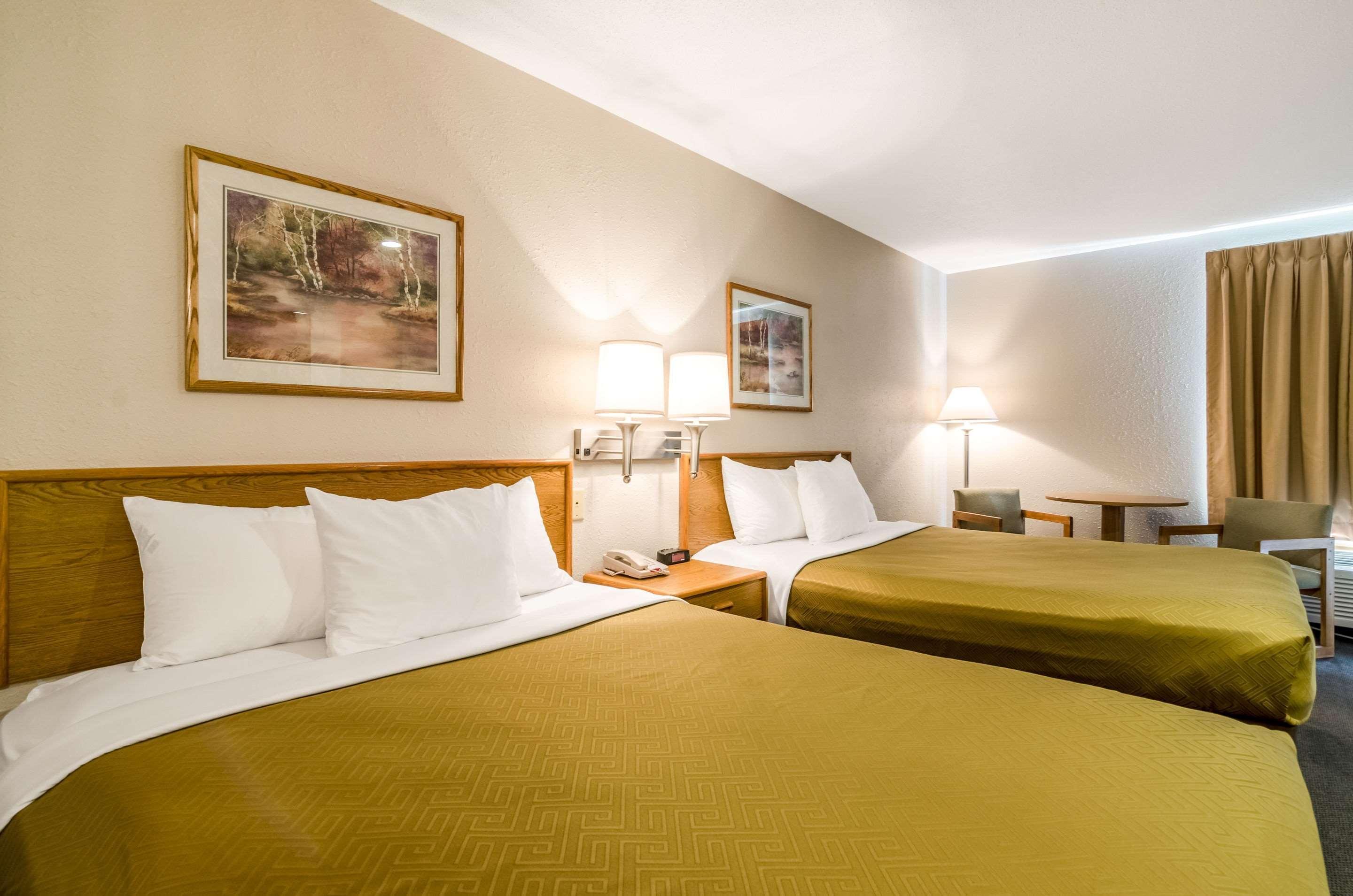 Ainsworth Rodeway Inn מראה חיצוני תמונה