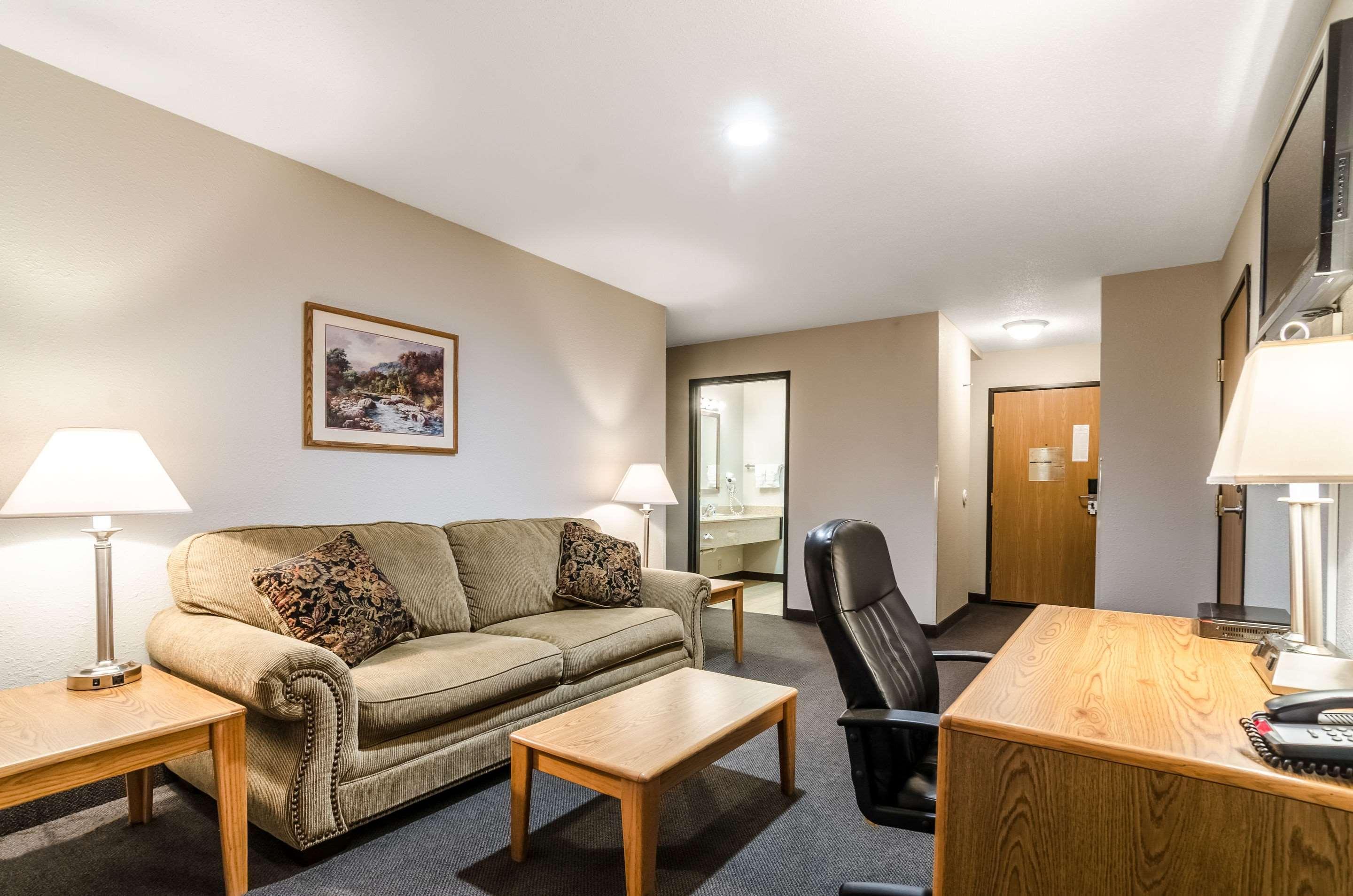 Ainsworth Rodeway Inn מראה חיצוני תמונה