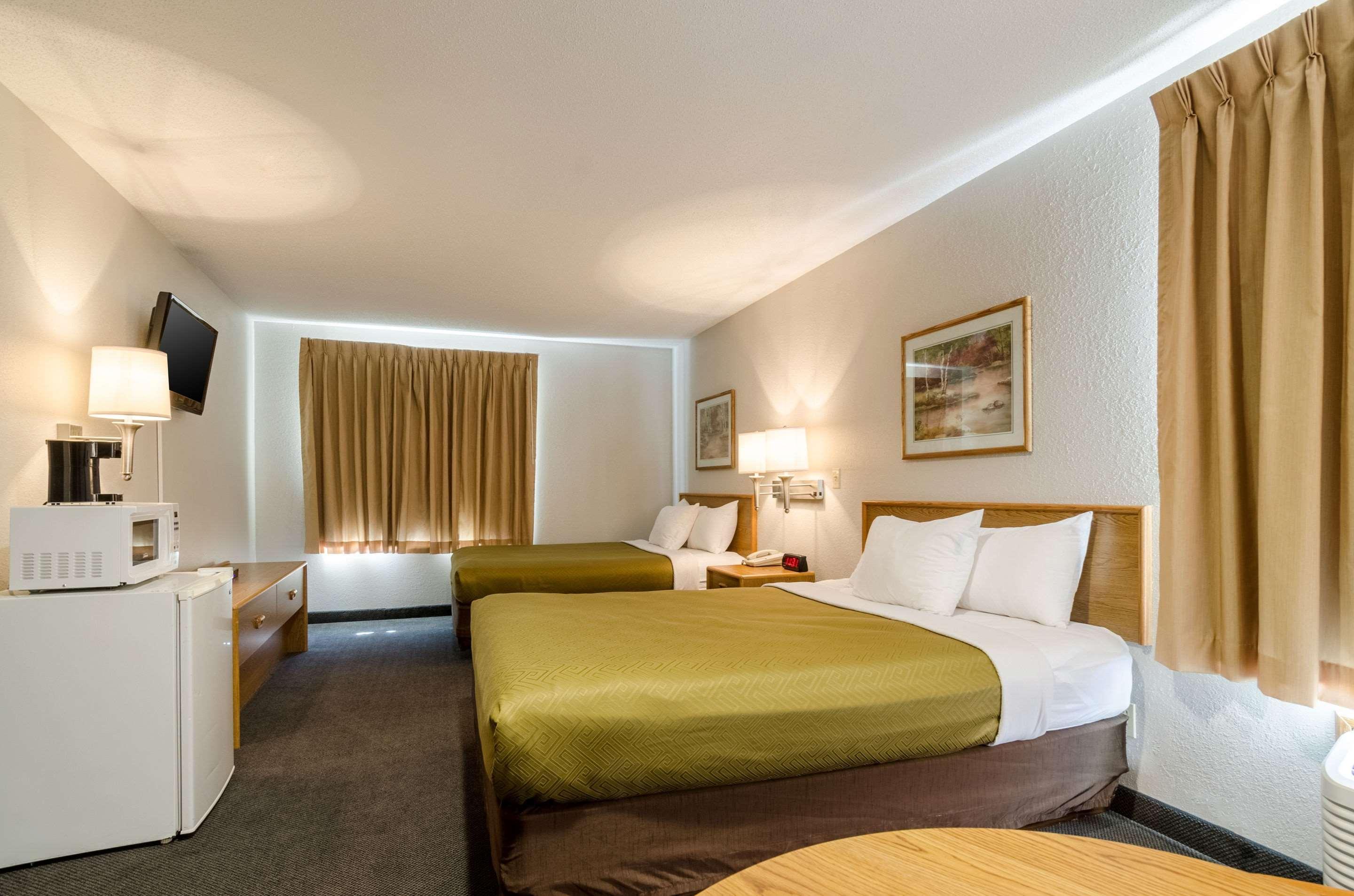 Ainsworth Rodeway Inn מראה חיצוני תמונה
