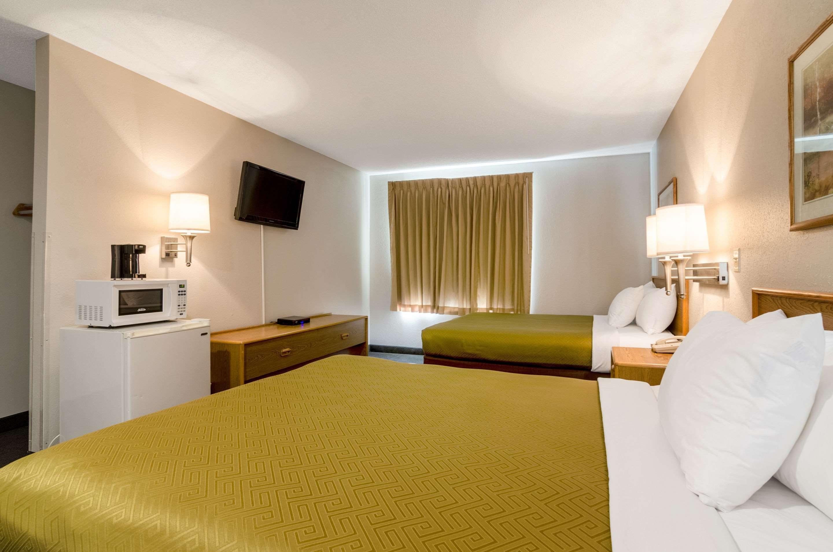 Ainsworth Rodeway Inn מראה חיצוני תמונה