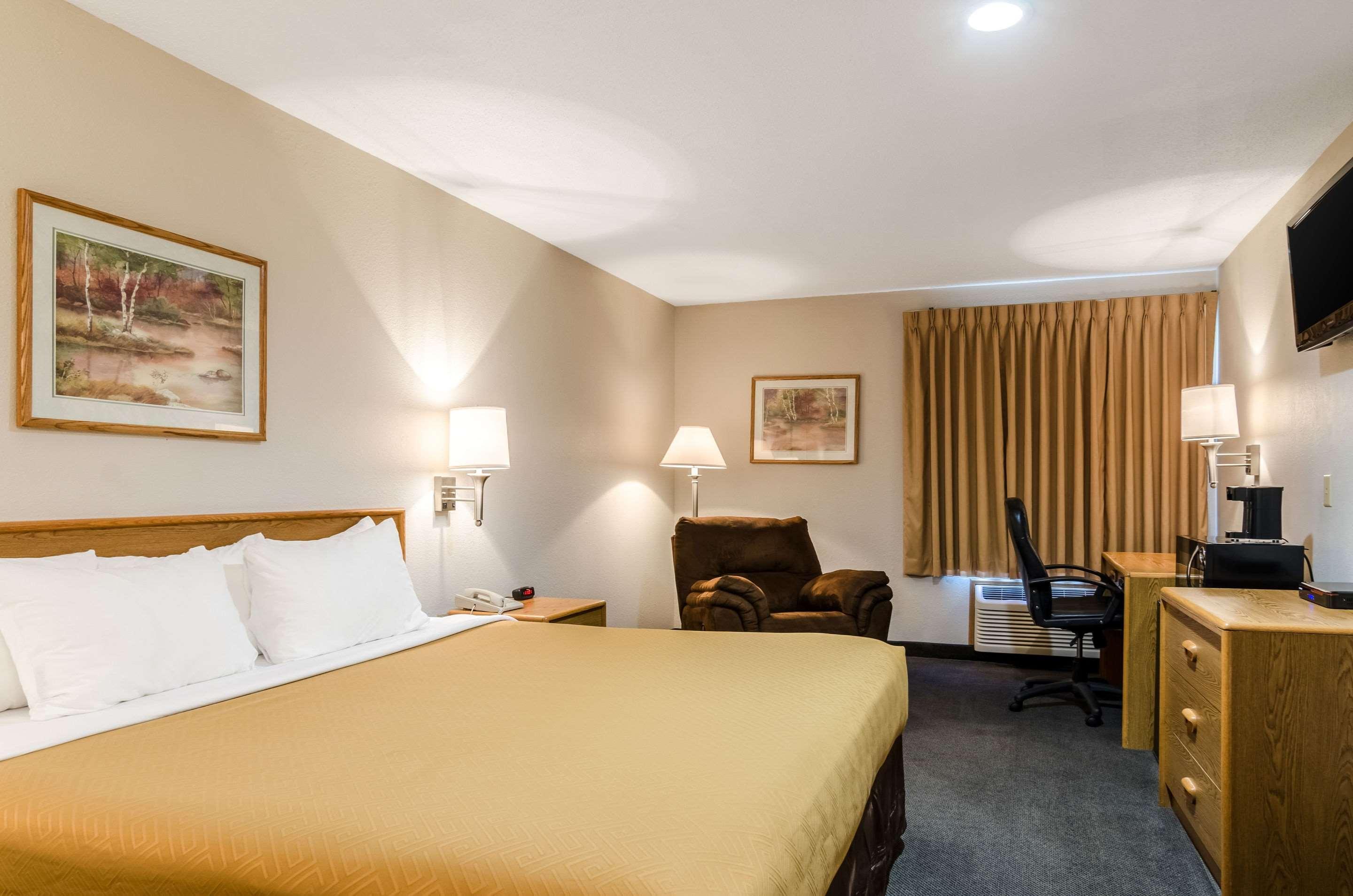 Ainsworth Rodeway Inn מראה חיצוני תמונה