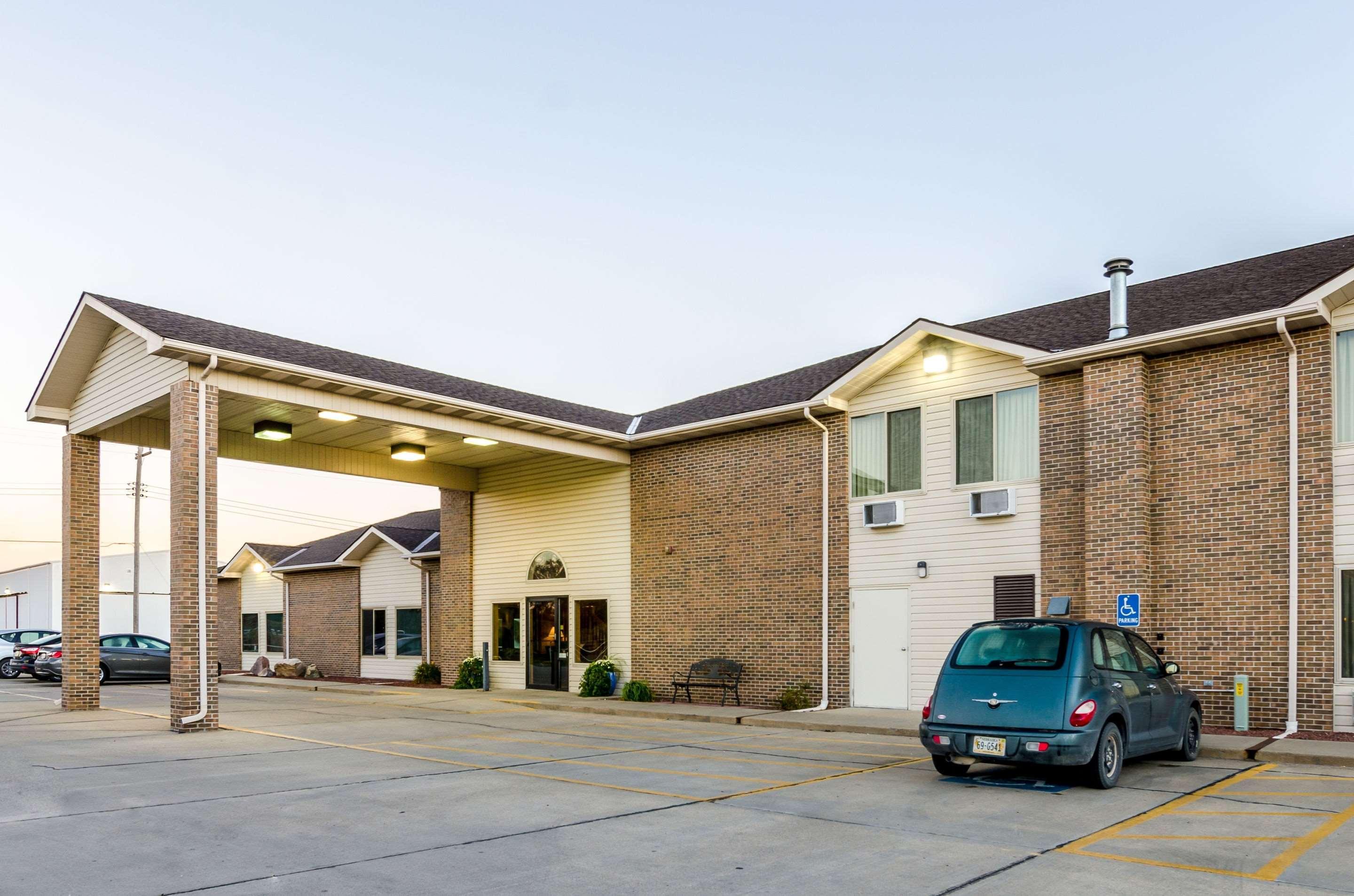 Ainsworth Rodeway Inn מראה חיצוני תמונה
