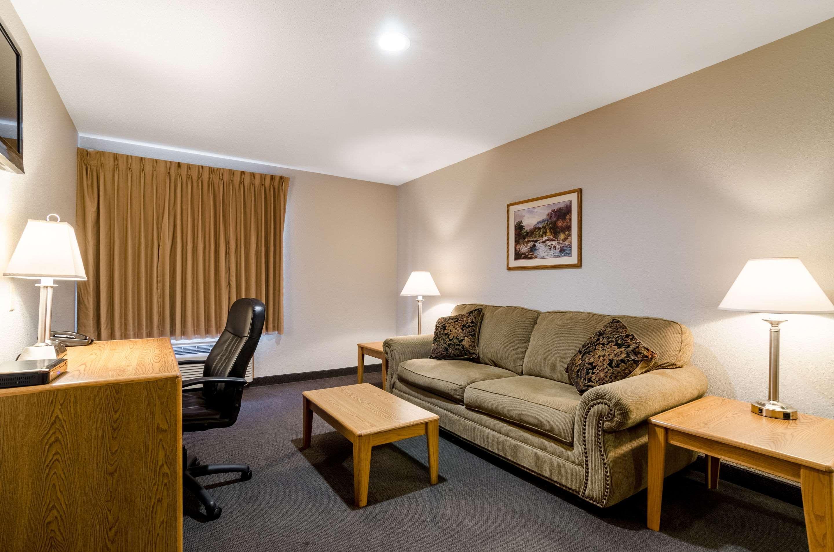 Ainsworth Rodeway Inn מראה חיצוני תמונה