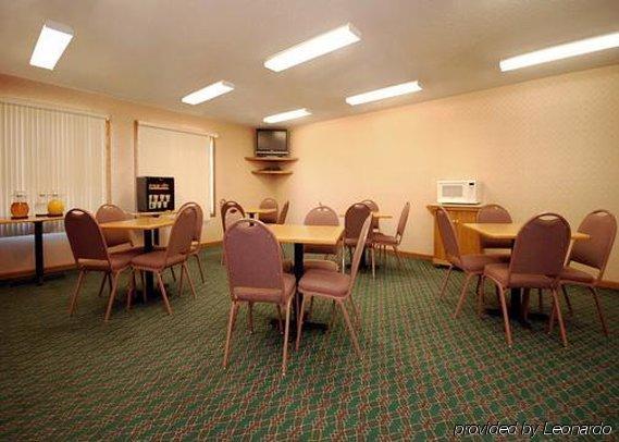 Ainsworth Rodeway Inn מסעדה תמונה