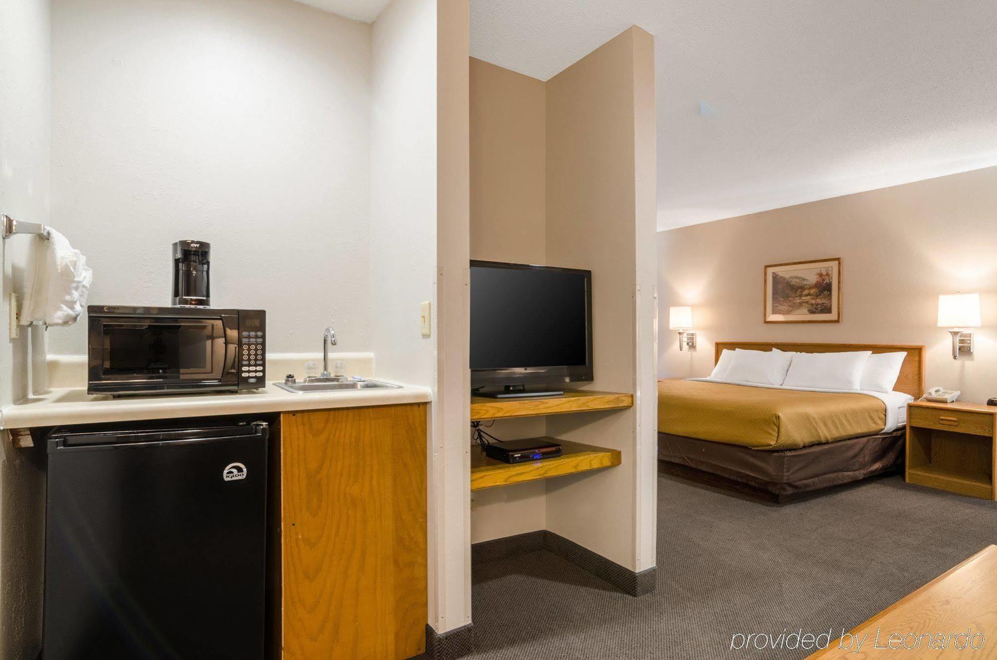 Ainsworth Rodeway Inn מראה חיצוני תמונה